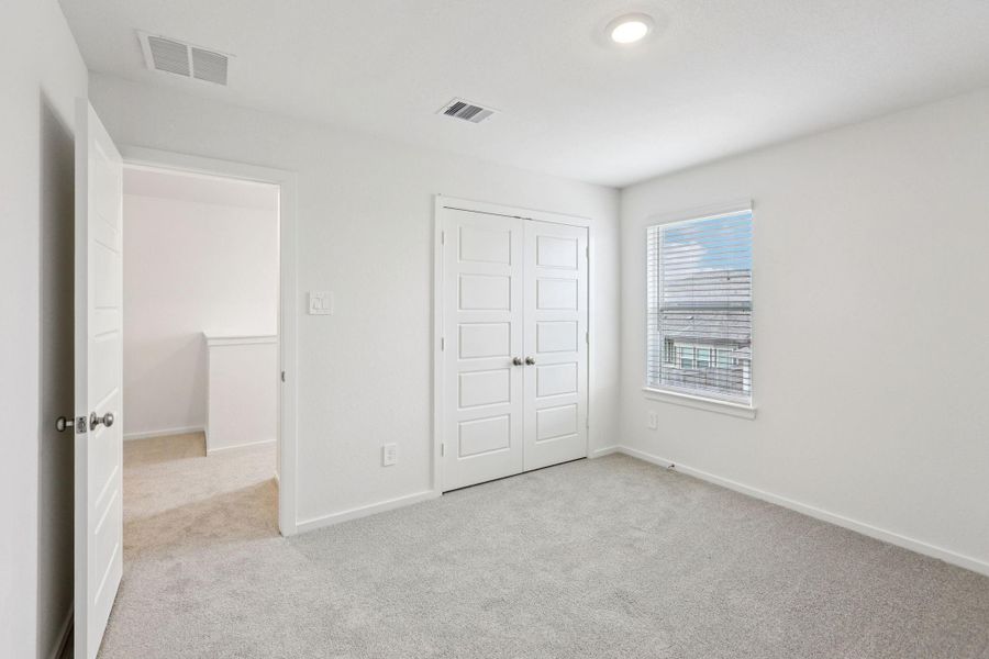 Spacious, unfurnished interior of a new home in Southwinds, Baytown (Image 44). Spacious, unfurnished interior of a new home in Southwinds, Baytown (Image 44).