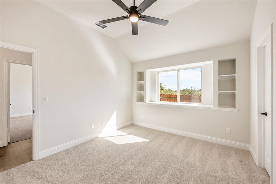 Spacious, unfurnished interior of a new home in The Retreat at North Grove 60, Waxahachie (Image 29). Spacious, unfurnished interior of a new home in The Retreat at North Grove 60, Waxahachie (Image 29).