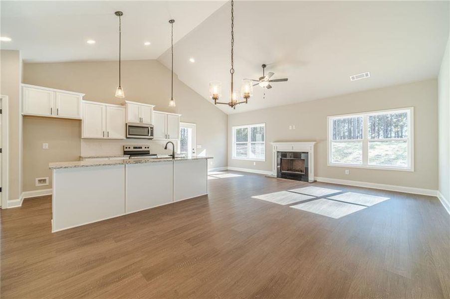 Spacious, unfurnished interior of a new home in , Monroe (Image 29).
