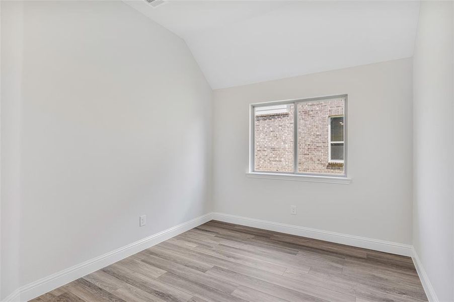 Spacious, unfurnished interior of a new home in Creekview Meadows, Pilot Point (Image 16).