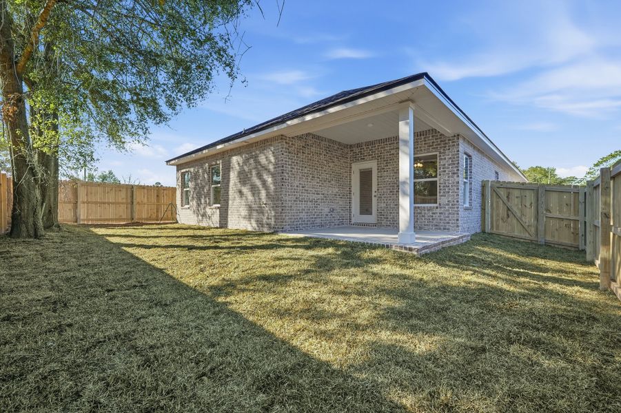 Exterior details and patio area of a home in McCarthy Estates, Defuniak Springs (Image 4). Exterior details and patio area of a home in McCarthy Estates, Defuniak Springs (Image 4).