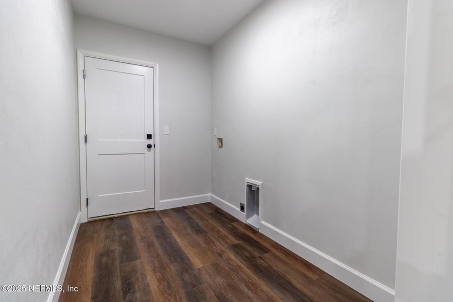 Spacious, unfurnished interior of a new home in , Melrose (Image 17).