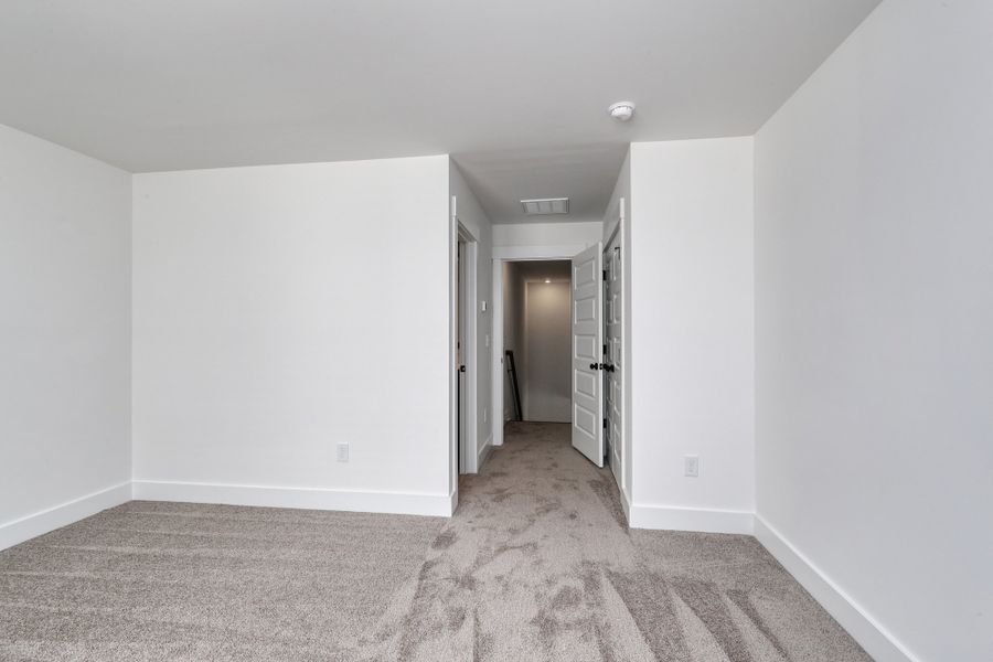 Spacious, unfurnished interior of a new home in Arcadia, Myrtle Beach (Image 44).
