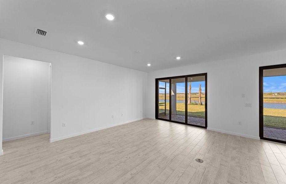 Spacious, unfurnished interior of a new home in Del Webb Naples, Immokalee (Image 13).
