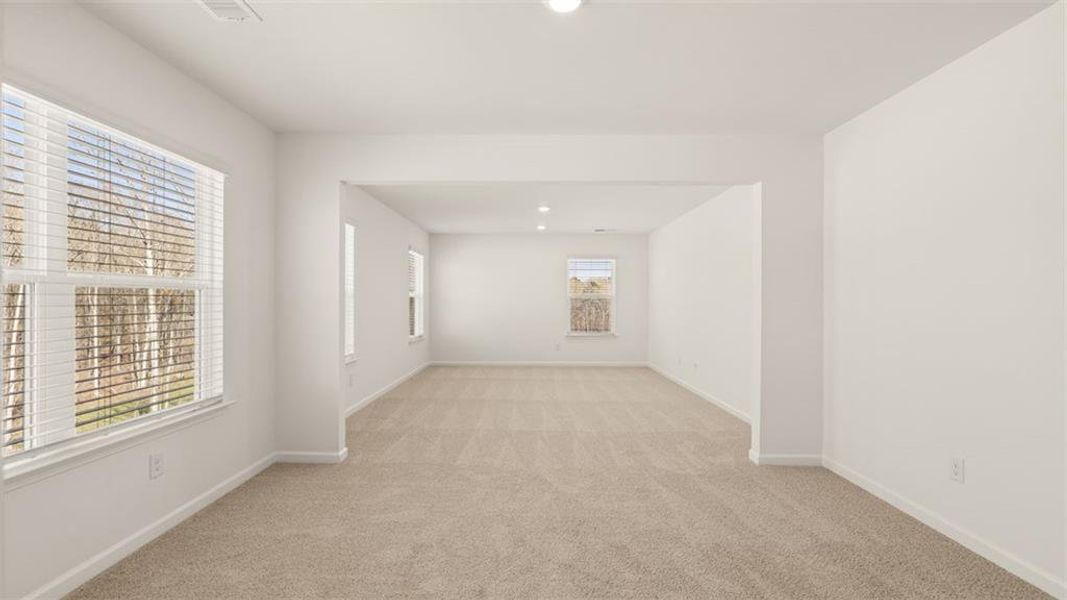 Spacious, unfurnished interior of a new home in Kingston Ranch at Lake Oconee, Buckhead (Image 29).