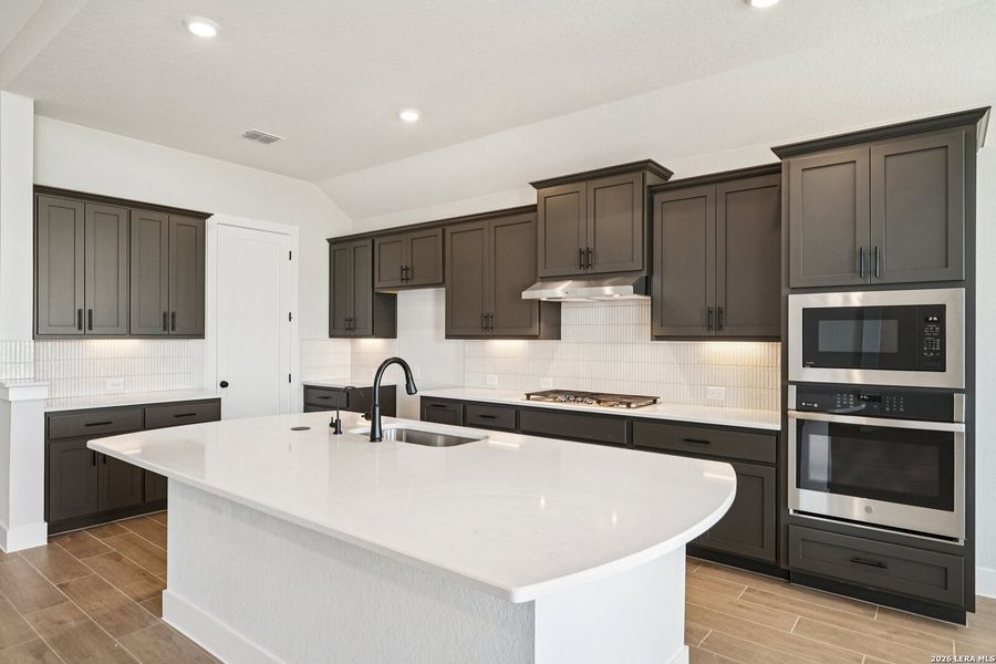Furnished interior view inside a new home in Meyer Ranch, New Braunfels (Image 16).