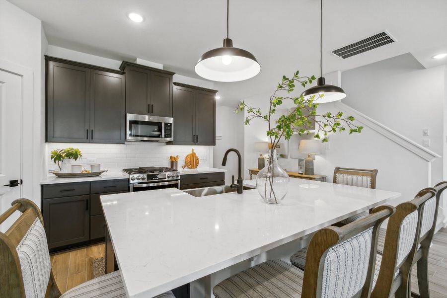 Kitchen with matte black hardware