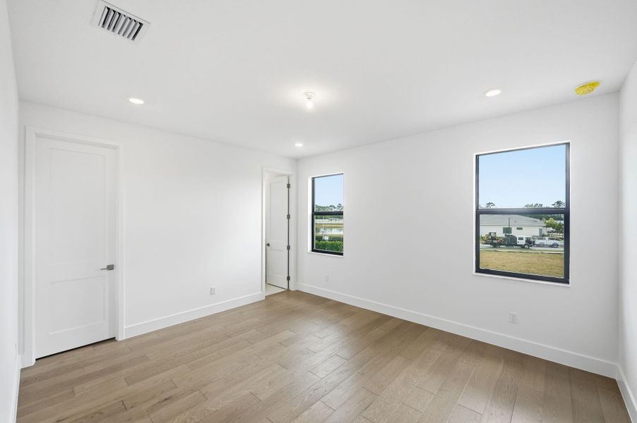 versailles_bedroom2_f2[1]