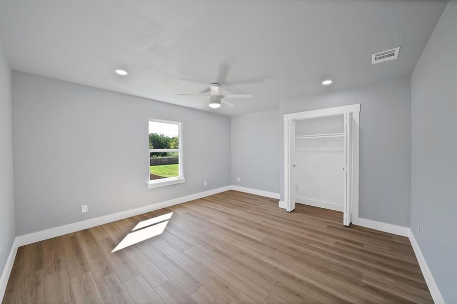 Spacious, unfurnished interior of a new home in , Granbury (Image 18). Spacious, unfurnished interior of a new home in , Granbury (Image 18).