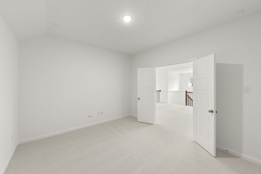 Spacious, unfurnished interior of a new home in Creekview Meadows, Pilot Point (Image 27).