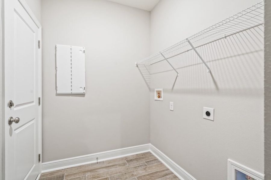 Spacious, unfurnished interior of a new home in Natureview, Freeport (Image 22).