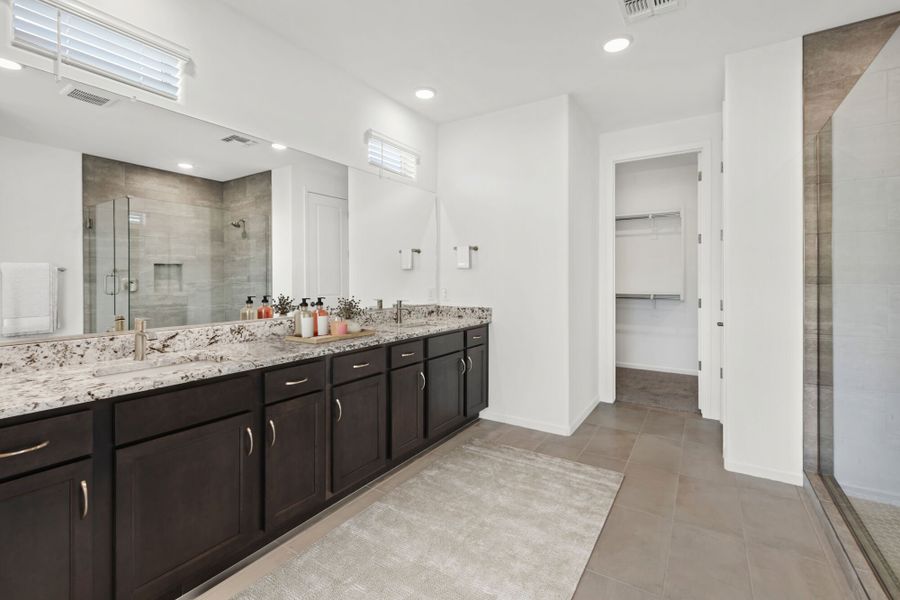 Furnished interior view inside a new home in Montelena, Marana (Image 9).