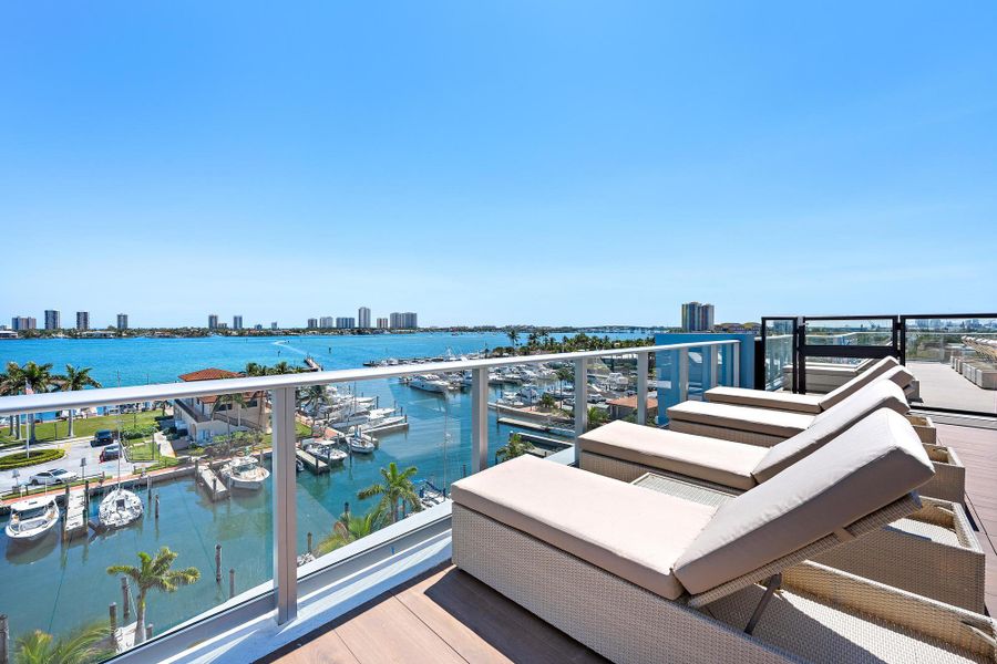 220 Lake Shore Dr-18