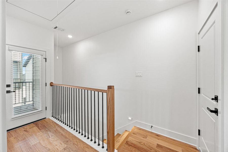 Spacious, unfurnished interior of a new home in , Houston (Image 24).