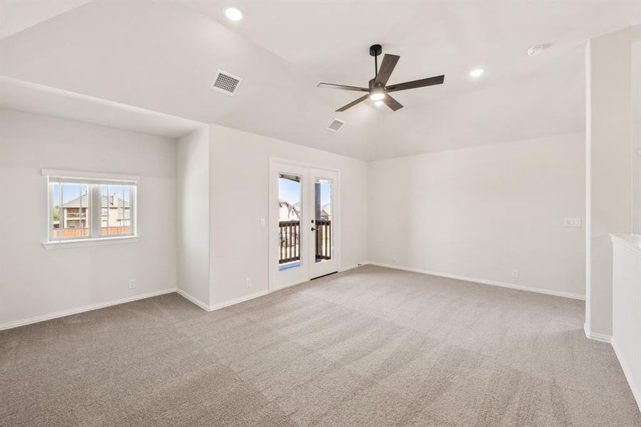 Spacious, unfurnished interior of a new home in Hulen Trails Classic 50, Fort Worth (Image 27). Spacious, unfurnished interior of a new home in Hulen Trails Classic 50, Fort Worth (Image 27).