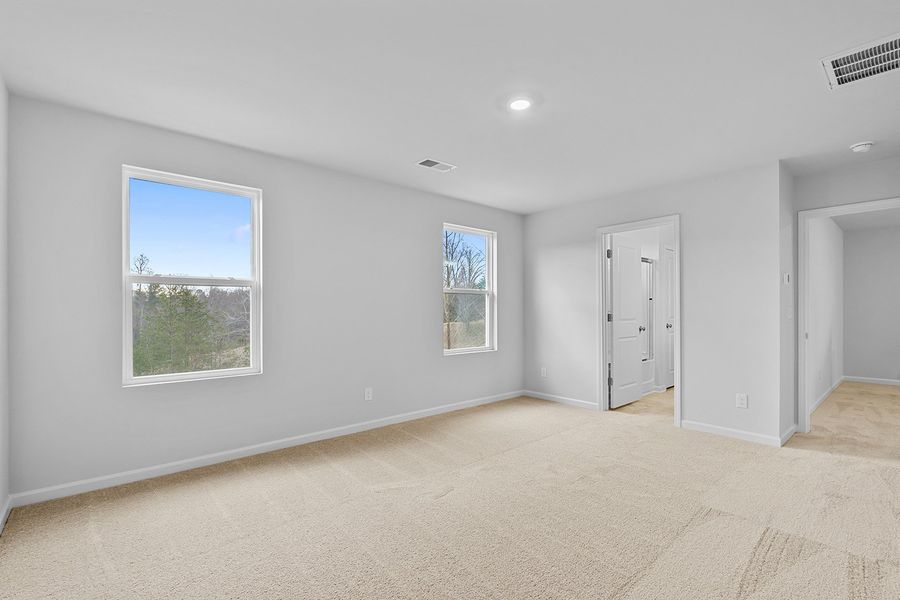 Spacious, unfurnished interior of a new home in Bell West, Kernersville (Image 26).