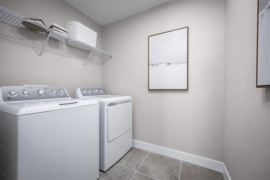 Representative interior finishes for a home built from the Hutchinson by Ryan Homes in Lake Mattie Preserve, Auburndale (Image 19).