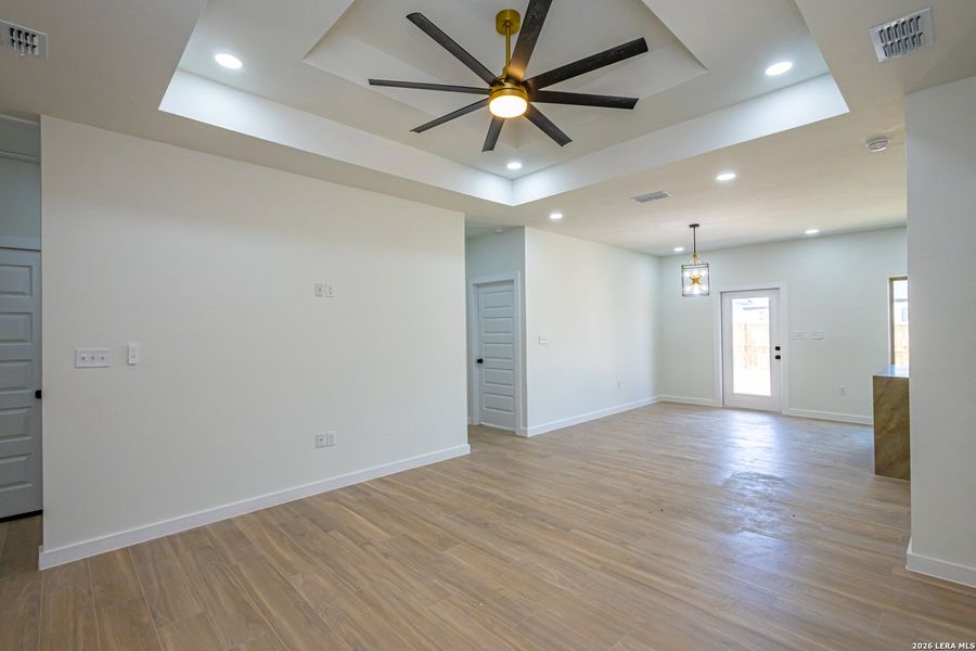Spacious, unfurnished interior of a new home in , Laredo (Image 16).