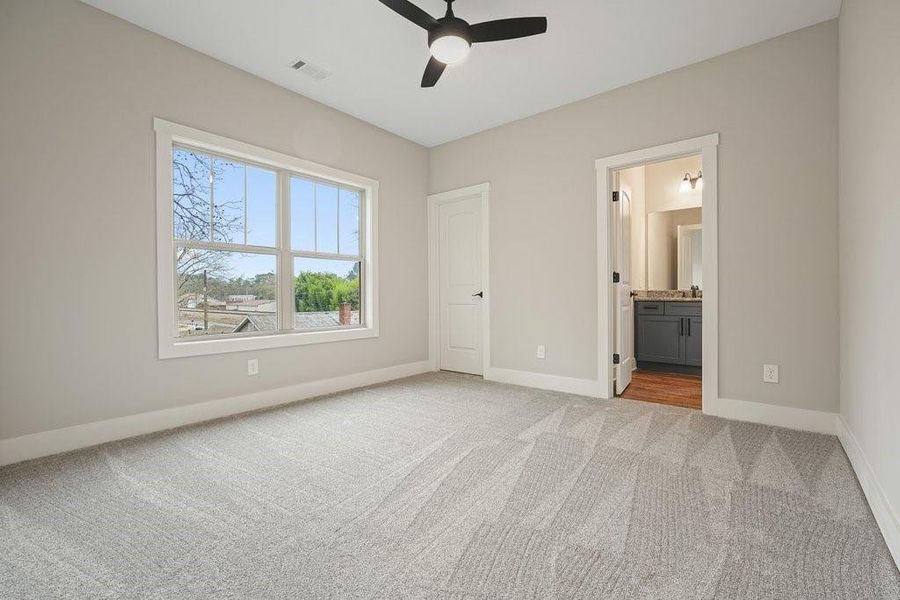 Spacious, unfurnished interior of a new home in , Acworth (Image 26).