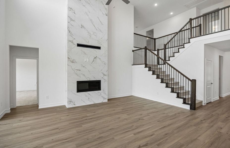 Spacious, unfurnished interior of a new home in Wilson Creek Meadows, Celina (Image 21).