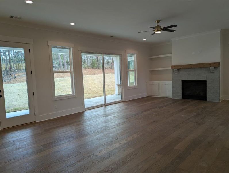 Spacious, unfurnished interior of a new home in Arden on Lanier, Cumming (Image 23).