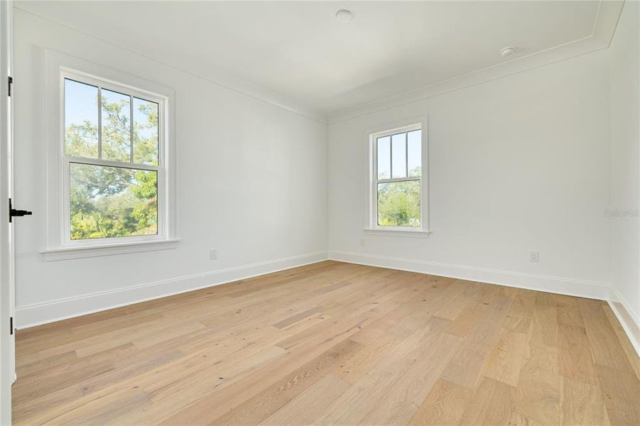 Spacious, unfurnished interior of a new home in , St. Petersburg (Image 25).