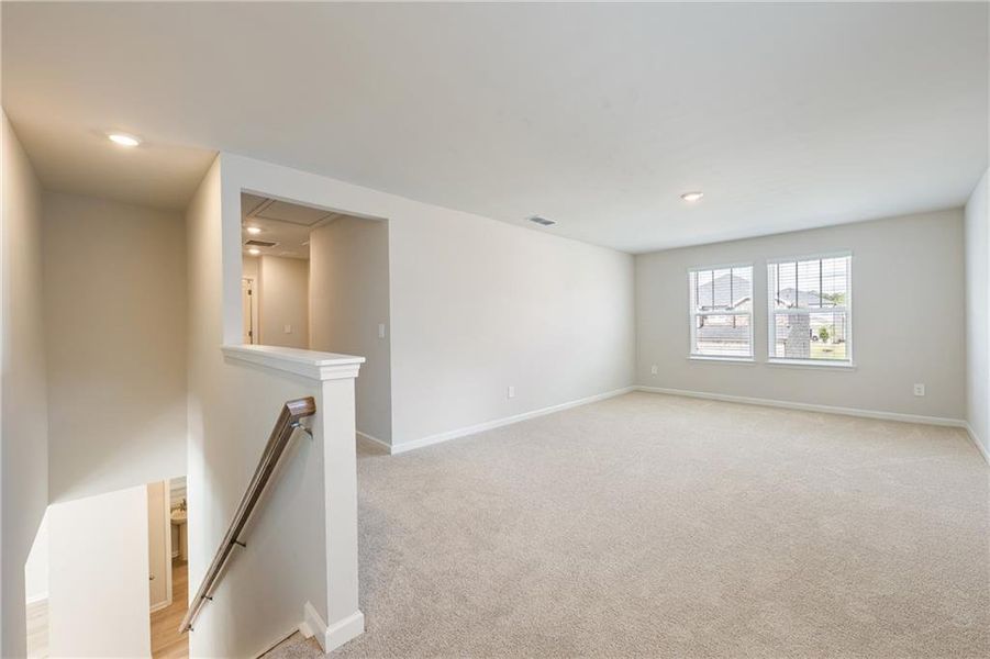 Spacious, unfurnished interior of a new home in Creekside at Oxford Park, Fairburn (Image 32).