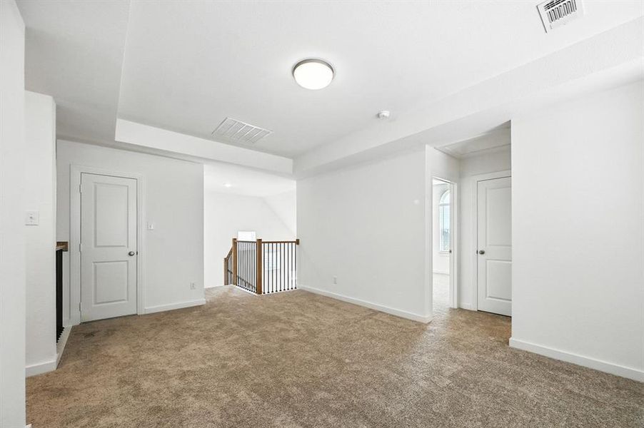 Spacious, unfurnished interior of a new home in Hillstead, Lavon (Image 25).