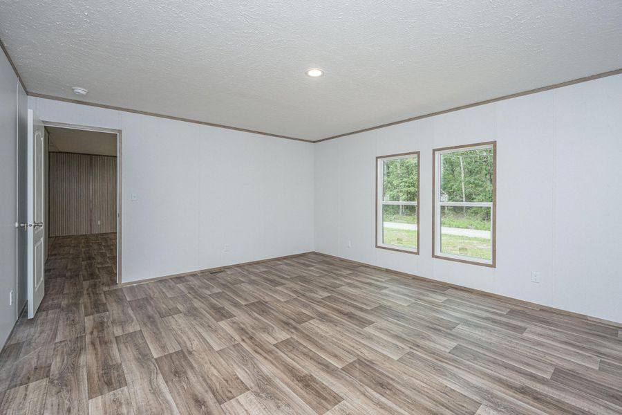 Spacious, unfurnished interior of a new home in , Walterboro (Image 45).