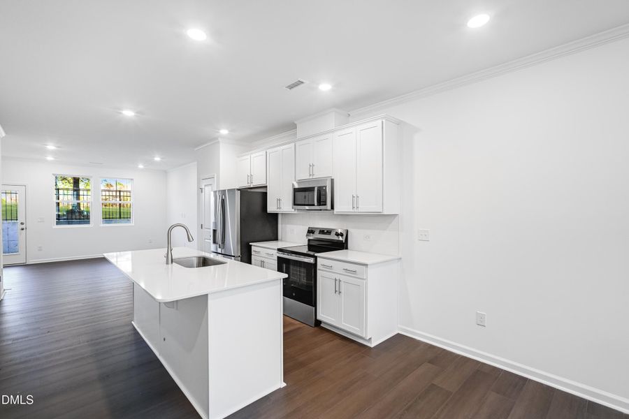 SUN_CrescentTownes_Pic_Savannah_Kitchen_