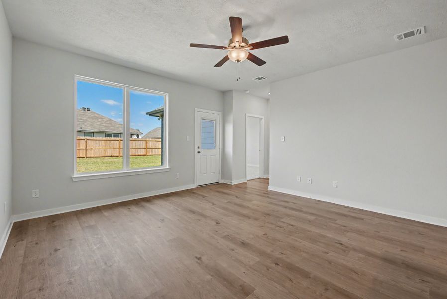 Spacious, unfurnished interior of a new home in Pecan Grove, Navasota (Image 9). Spacious, unfurnished interior of a new home in Pecan Grove, Navasota (Image 9).