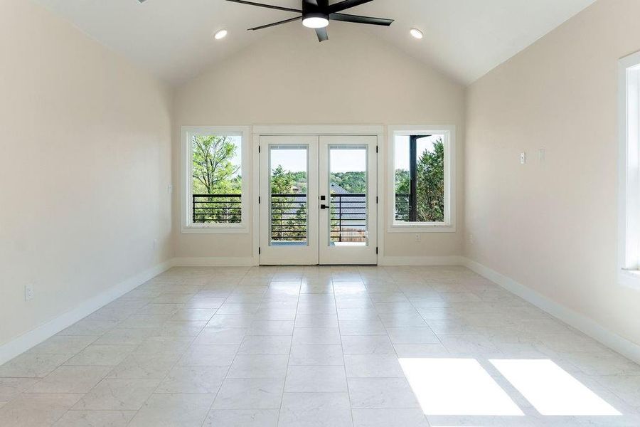 Spacious, unfurnished interior of a new home in , Granbury (Image 19).