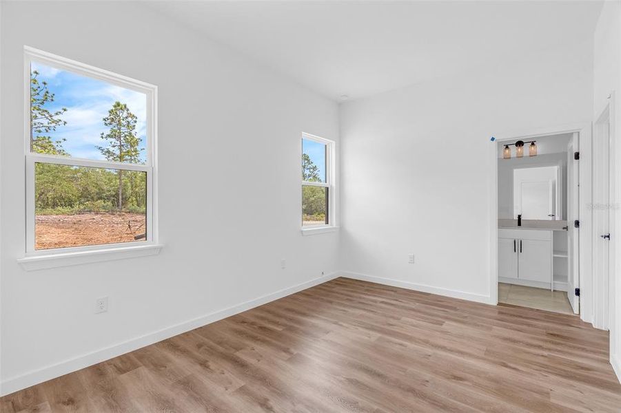 Spacious, unfurnished interior of a new home in , Citrus Springs (Image 19).
