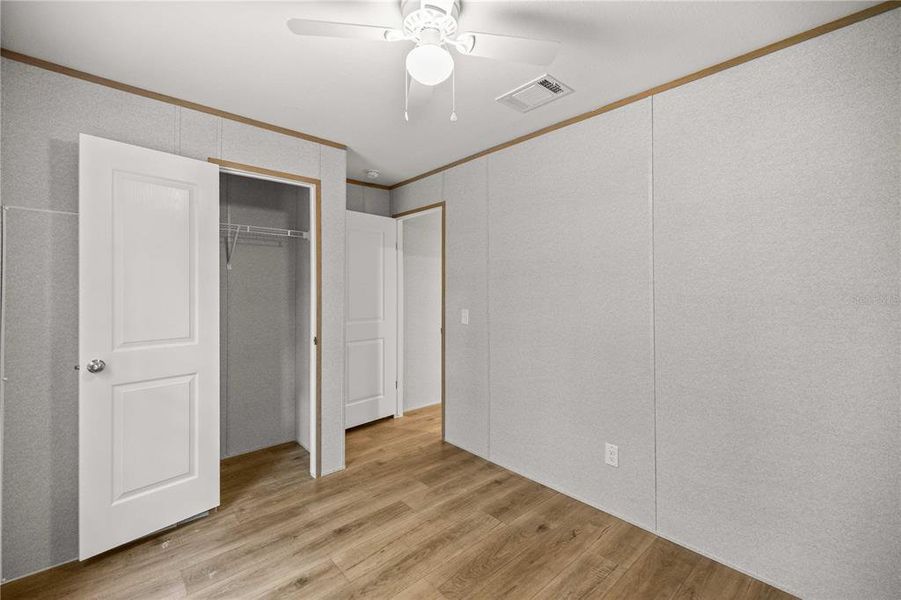 Spacious, unfurnished interior of a new home in , Ocklawaha (Image 3).