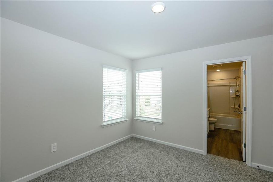 Spacious, unfurnished interior of a new home in , Lawrenceville (Image 24).