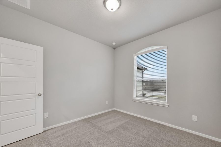 Spacious, unfurnished interior of a new home in Rollingbrook Estates, Baytown (Image 34).