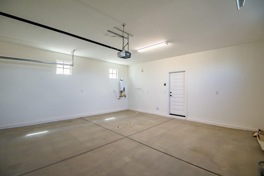 Spacious, unfurnished interior of a new home in Ironwood Villages at North Creek, Queen Creek (Image 21).