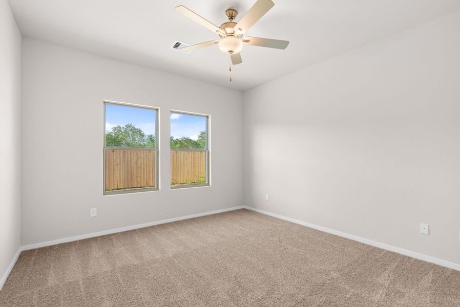 Spacious, unfurnished interior of a new home in Laurel Landing, Alvin (Image 16).