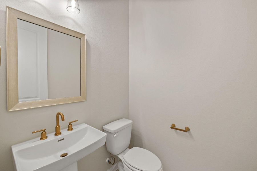 Representative images and renderings are for illustrative purposes. Actual structural options and design finishes of home may vary.