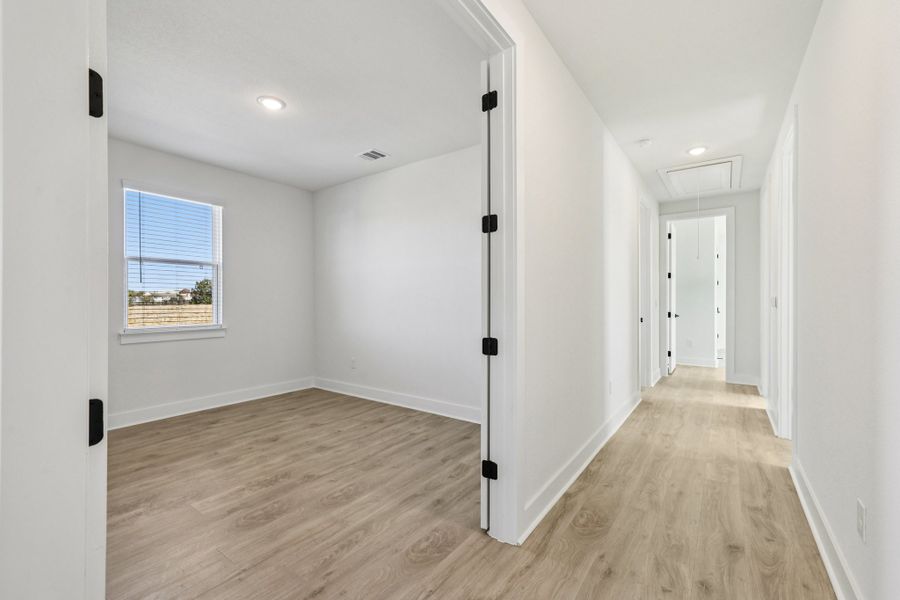Spacious, unfurnished interior of a new home in Foxfield, Austin (Image 45).