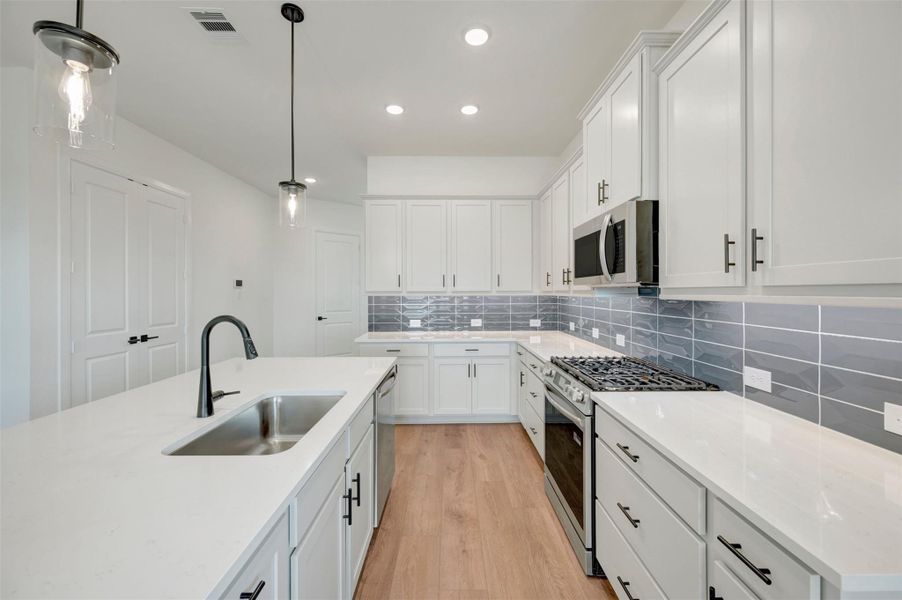 Furnished interior view inside a new home in The Grand Prairie - Meadow Collection, Hockley (Image 15).