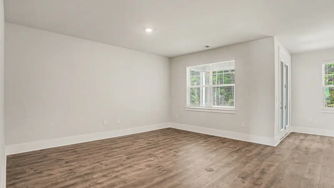 Spacious, unfurnished interior of a new home in Maple Grove, Conway (Image 10).