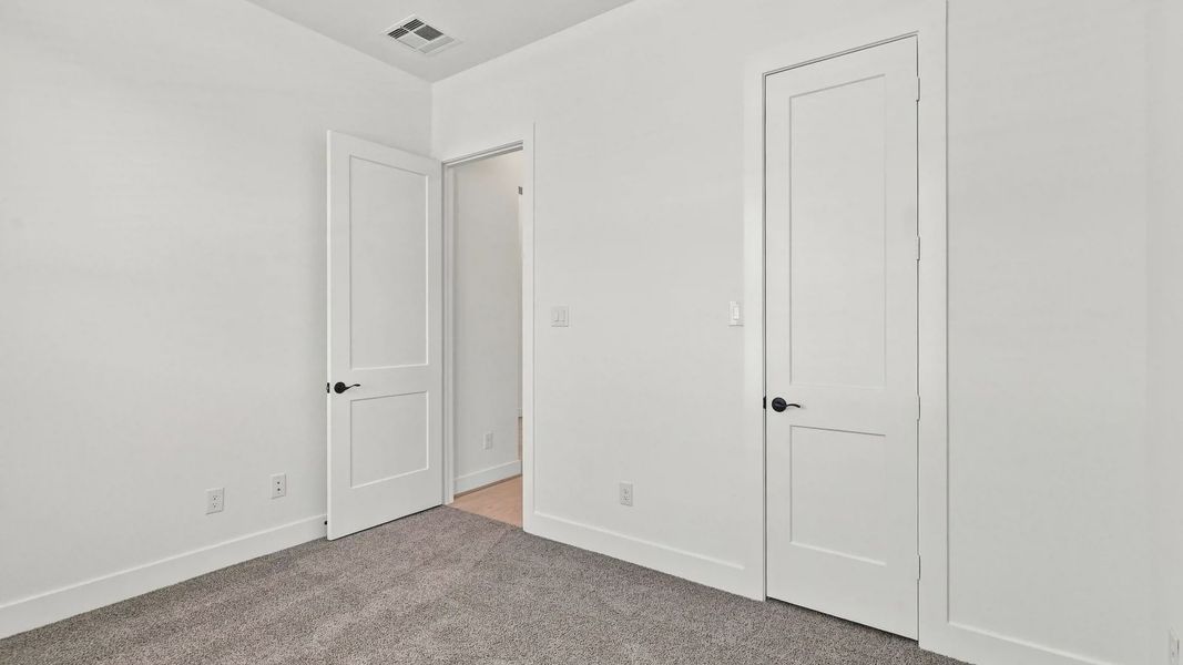 Spacious, unfurnished interior of a new home in Elyson 50's, Katy (Image 15).