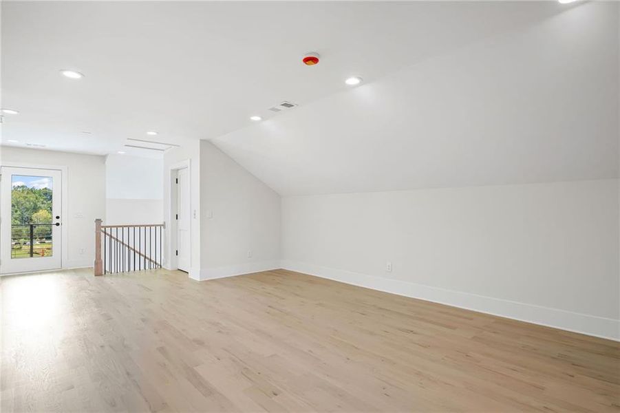 Spacious, unfurnished interior of a new home in , Alpharetta (Image 22).