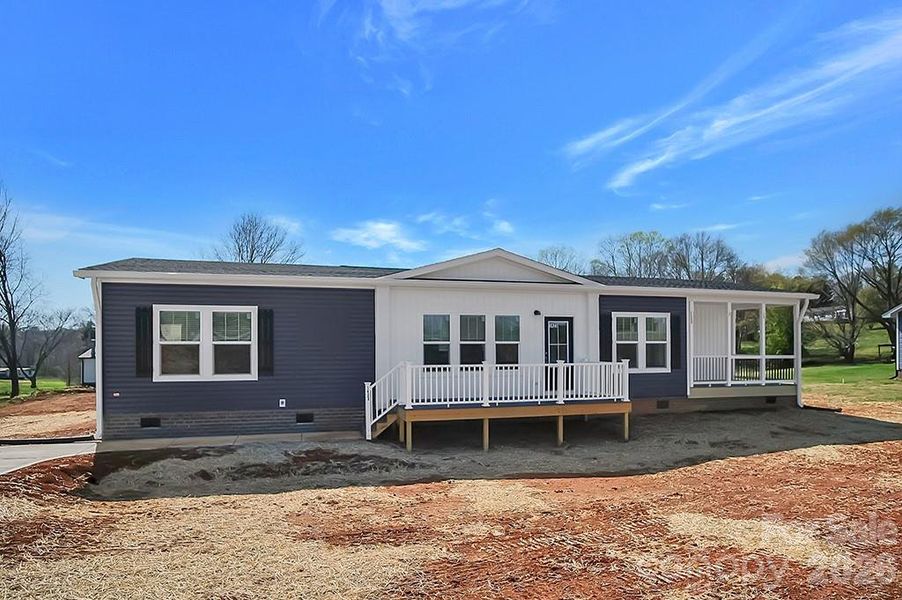 Exterior details and patio area of a home in , Shelby (Image 29).