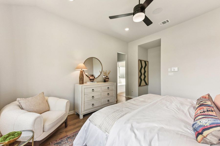 Furnished interior view inside a new home in La Cima, San Marcos (Image 13).