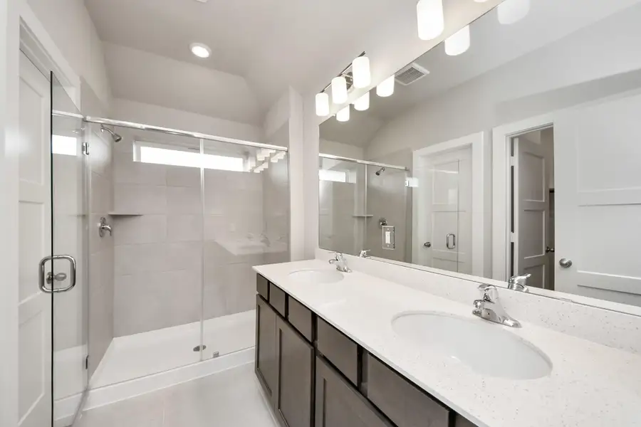 Furnished interior view inside a new home in , Tomball (Image 10).