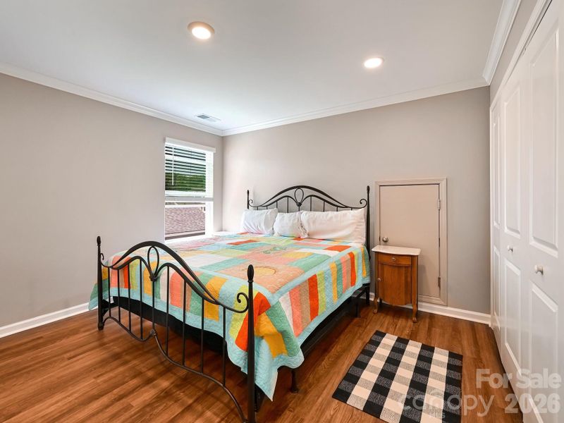 Guest Bedroom upstairs