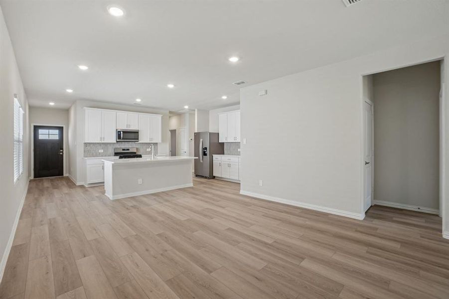 Photo is not of the actual home, but is an inspirational photo of builder’s model home and may depict options, furnishings, and/or decorator features that are not included. Photo is not of the actual home, but is an inspirational photo of builder’s model home and may depict options, furnishings, and/or decorator features that are not included.