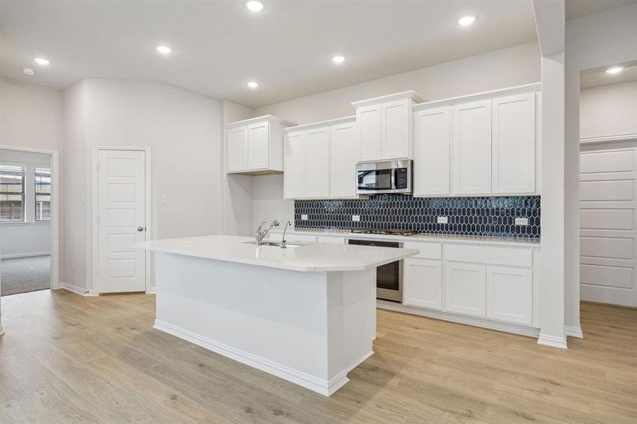 2205 Hazel Lily 2205 Hazel Lily